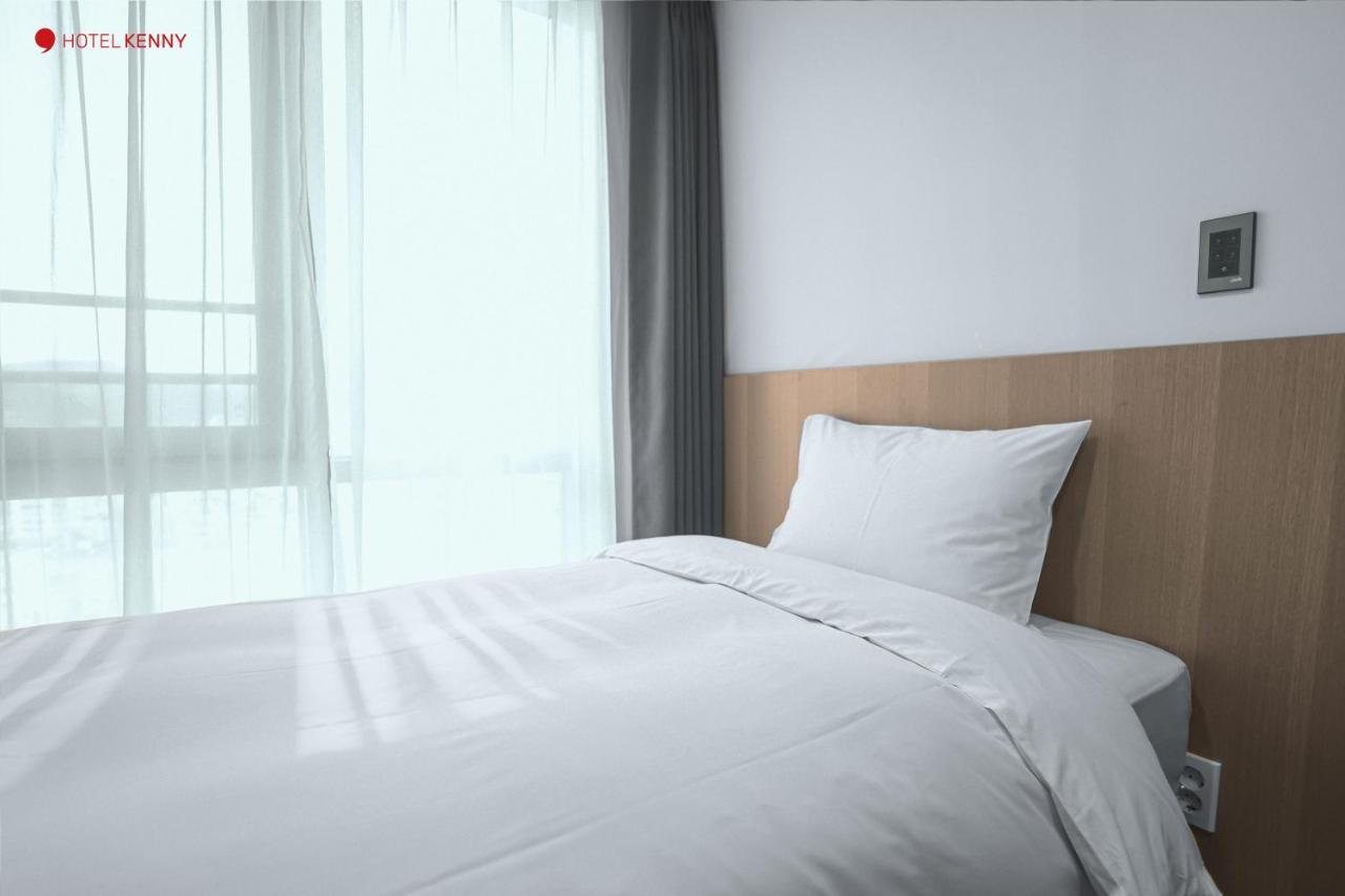 Hotel Kenny Йосу Екстериор снимка