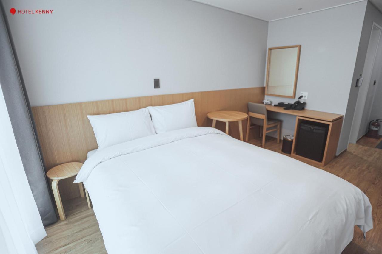 Hotel Kenny Йосу Екстериор снимка