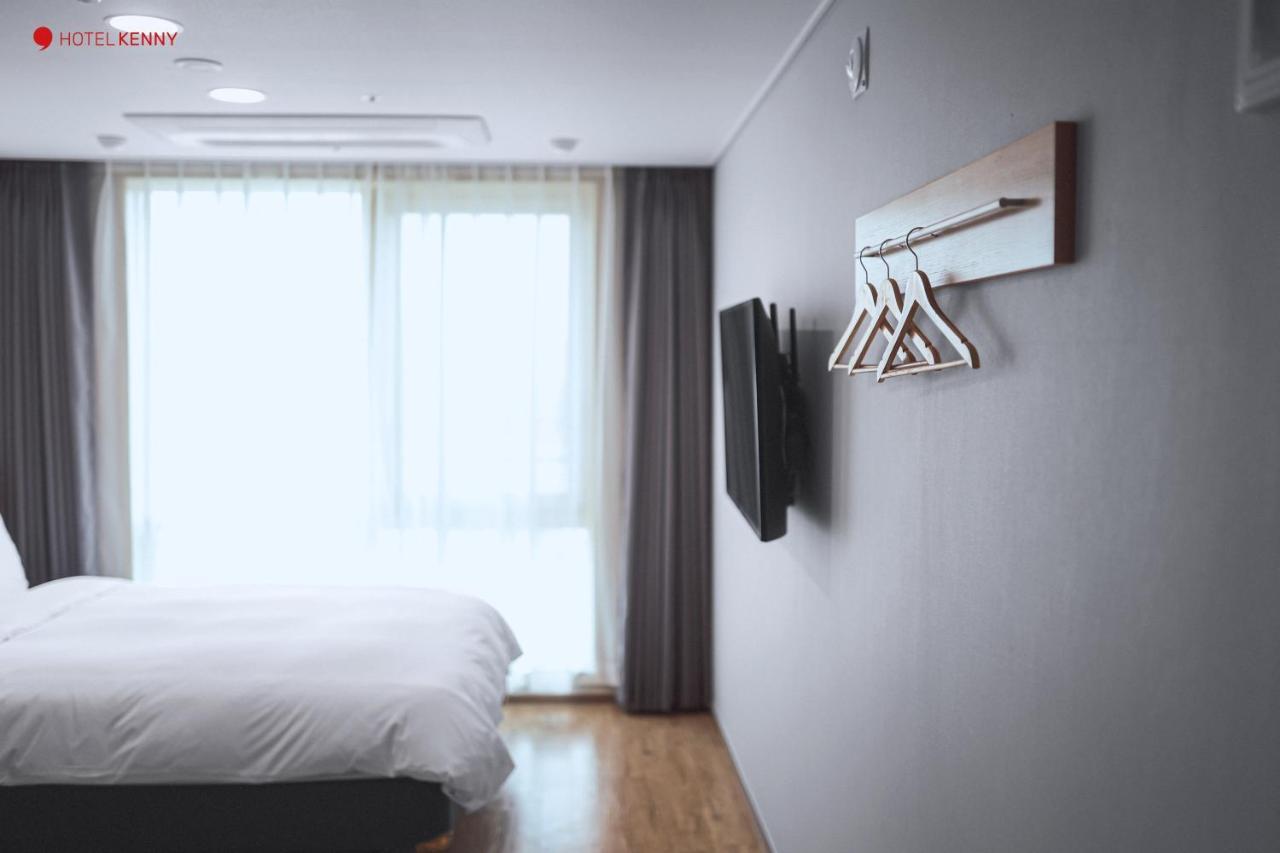 Hotel Kenny Йосу Екстериор снимка