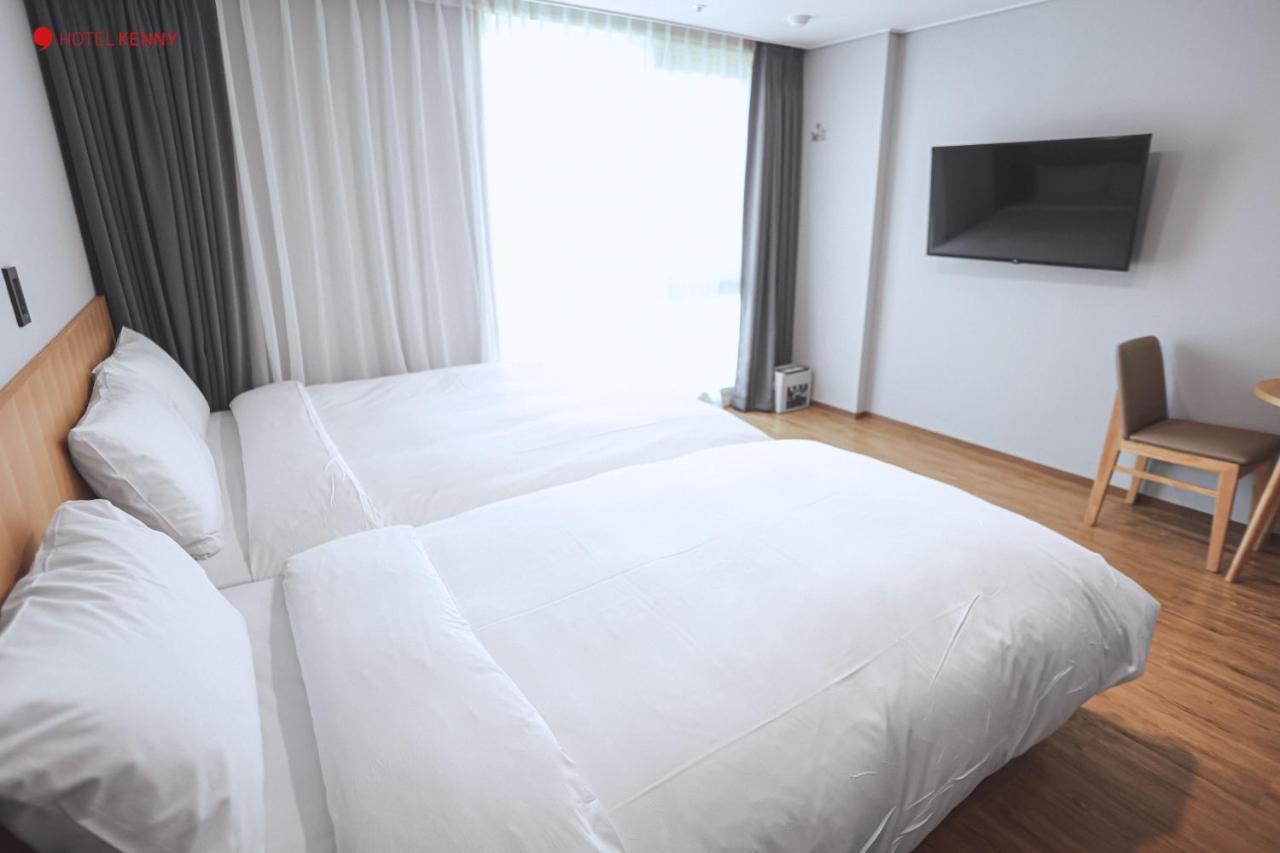 Hotel Kenny Йосу Екстериор снимка