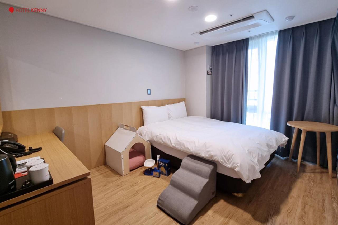 Hotel Kenny Йосу Екстериор снимка