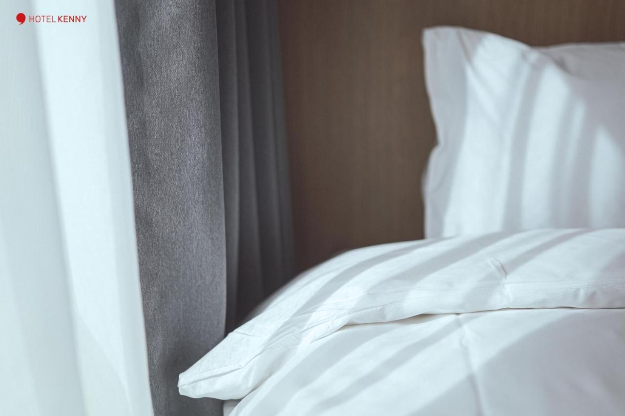 Hotel Kenny Йосу Екстериор снимка